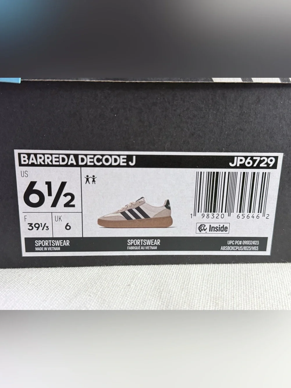adidas Barreda Decode J Youth 6.5 Cream & Navy Low-Profile Court Sneakers JP6729